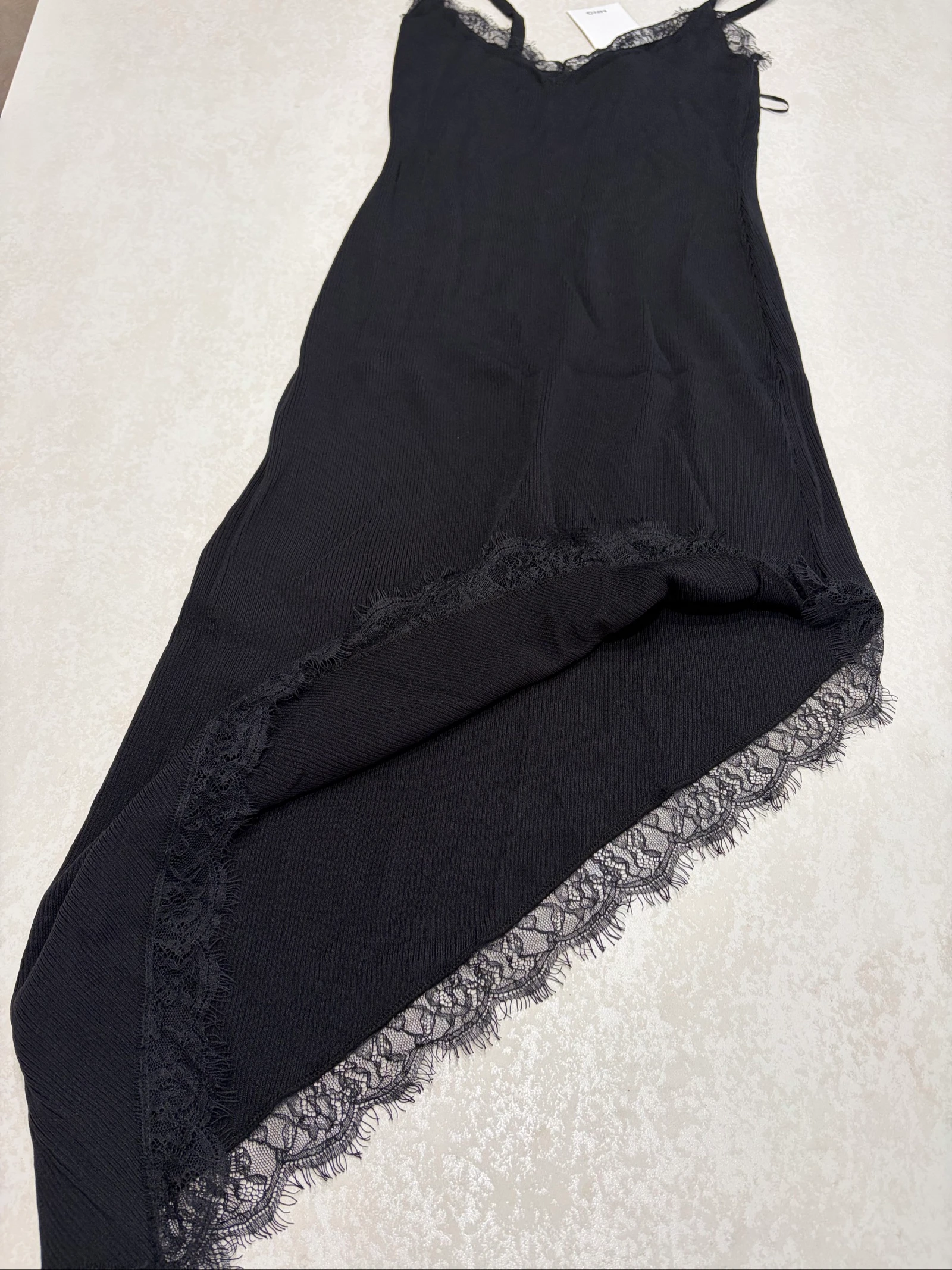Vestido asimétrico de encaje Mango – photo 3